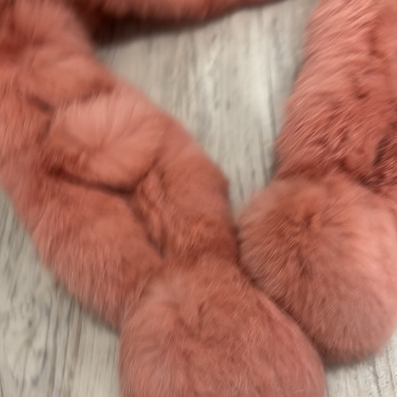 surell   Rabbit Ball Scarf - Picture 4 of 5